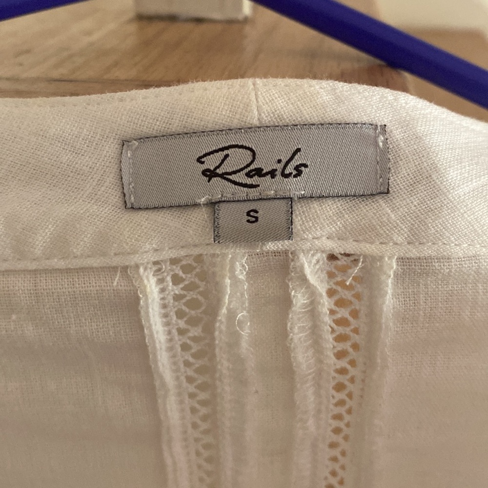 White blouse - Picture 4 of 4